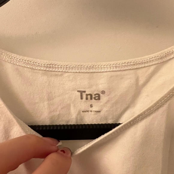 TNA White Sleeveless Crop Top - Picture 4 of 5